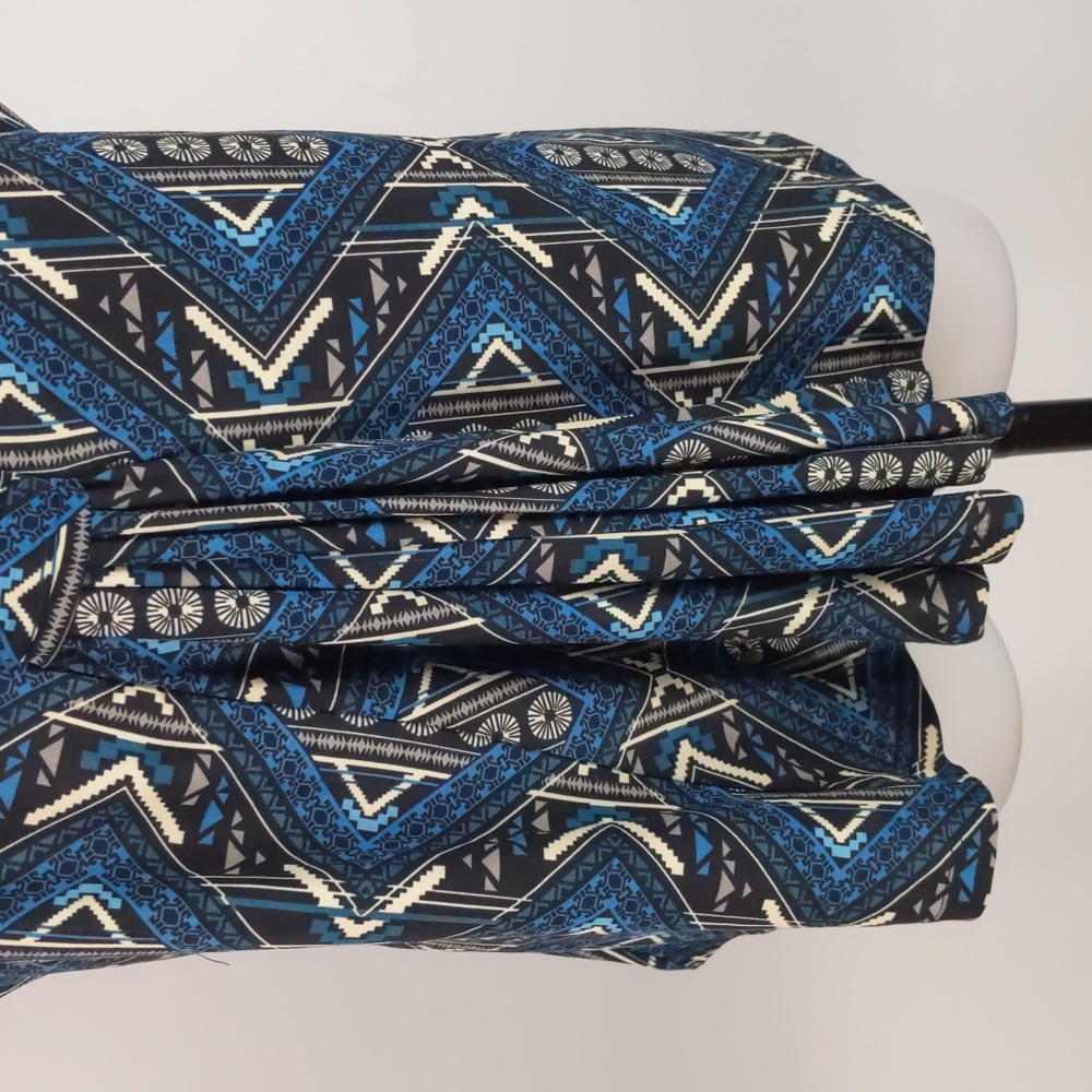 Cydney Mao Women's Top Size XL Blue Black Geometric Pattern Sleeveless V-Neck - Picture 4 of 13